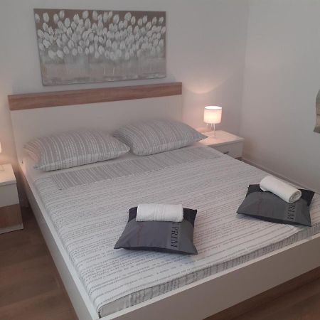 Apartment & Rooms Riva Vodice Eksteriør billede