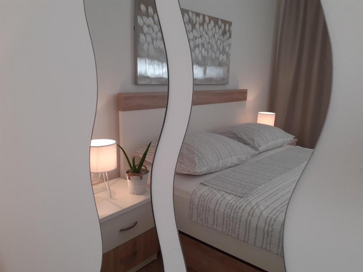 Apartment & Rooms Riva Vodice Eksteriør billede