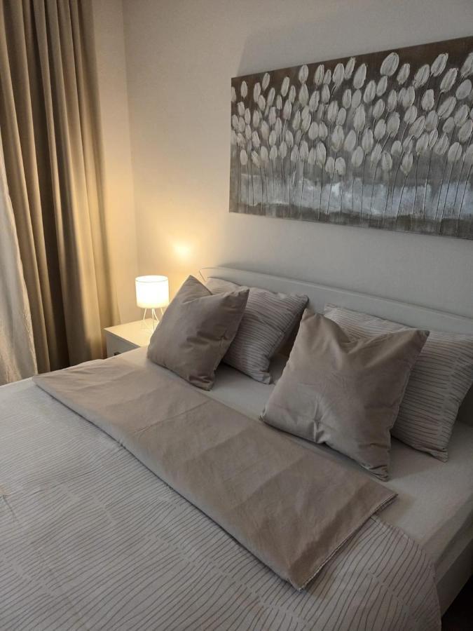 Apartment & Rooms Riva Vodice Eksteriør billede
