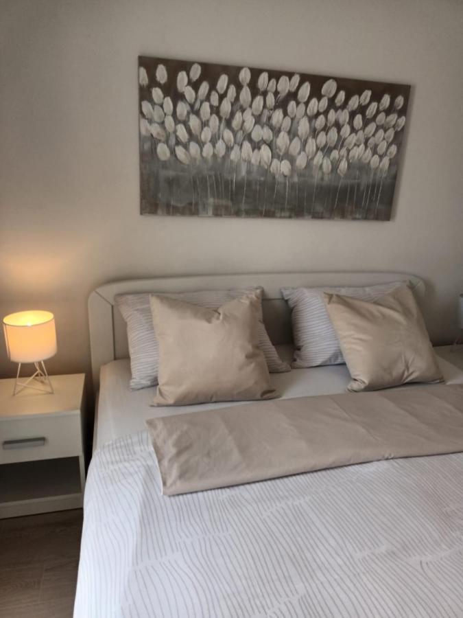 Apartment & Rooms Riva Vodice Eksteriør billede